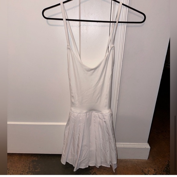 NWT OFFLINE by Aerie Nylon Pleated Exercise Tennis dress white small - Picture 8 of 10